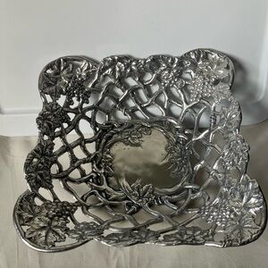 Arthur Court Grapevine Silvertone Sand Cast Aluminum Bowl 1996.